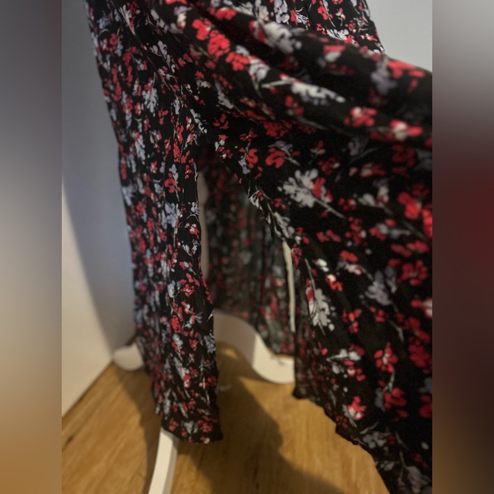 Universal Thread Floral Sleeveless Maxi Dress - Black and Red.Size Medium. - Picture 6 of 11